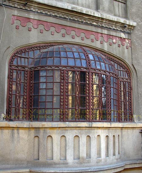 Neo-Romanian style glazed balcony, Bucharest