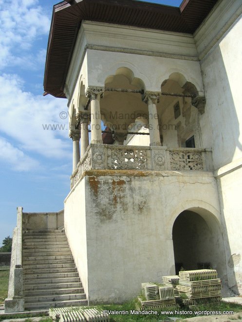 Potlogi Palace access stairs