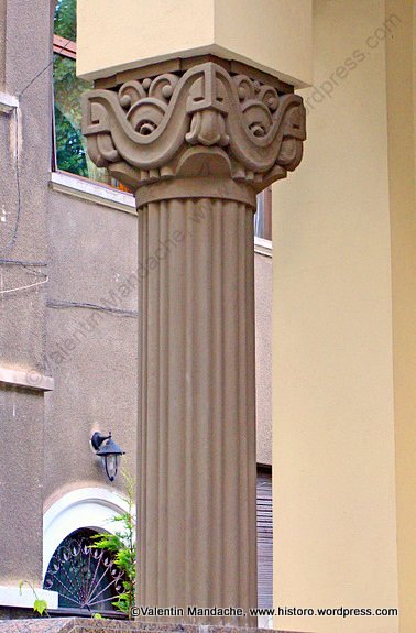 Corinthian column in an Art Deco style rendering, Bucharest