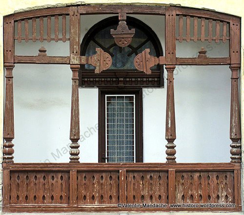 Peasant style veranda, Targoviste