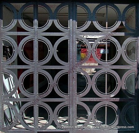 Art Deco style gate, Bucharest