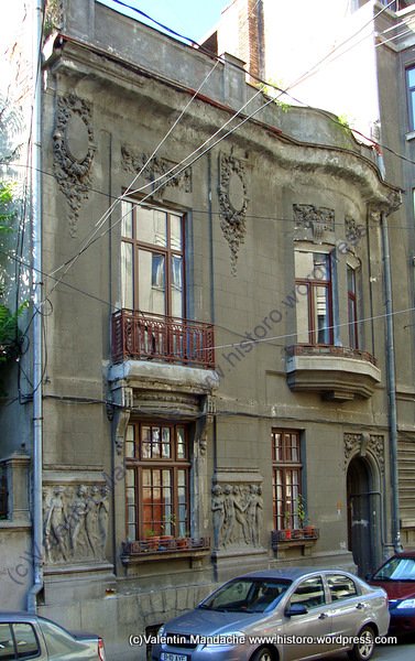 Dancing graces, Art Nouveau style in Mantuleasa quarter, Bucharest