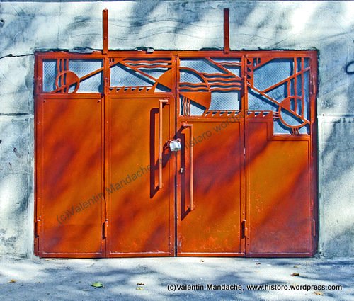 Art Deco garage door, Bucharest