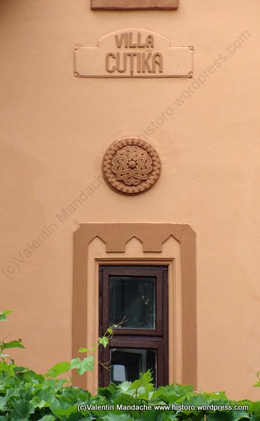 Vlach proprietor name tablet on Neo-Romanian style house, Bucharest