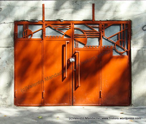 Art Deco garage door, Bucharest