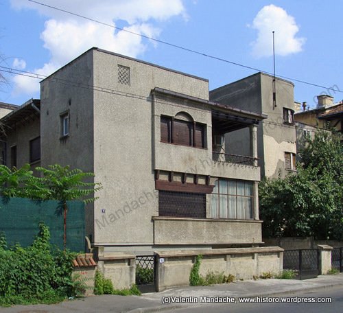 Modernist Serliana window, Bucharest