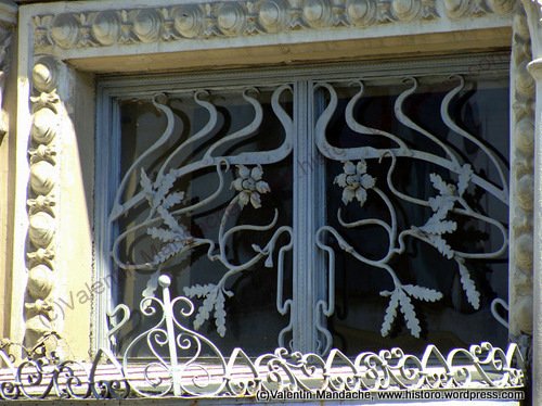1900s Ploiesti doorway