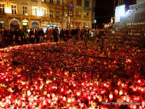 Vigil for Vaclav Havel, Hrad castle courtyard, Prague, 22 Dec. '11