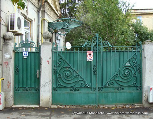 Bucharest 1900s architectural ironwork