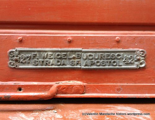 Iron appliance maker plate