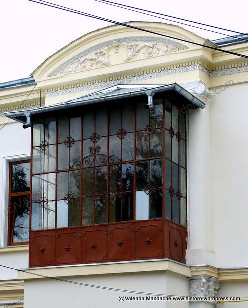 Little Paris style glazed balcony, Bucharest