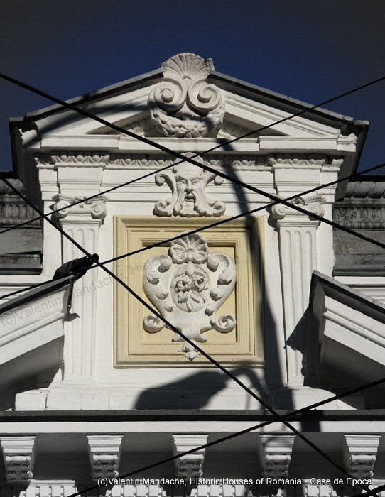 Little Paris through wires