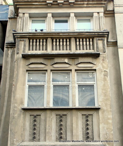 Art Deco Rule of Three Ornaments